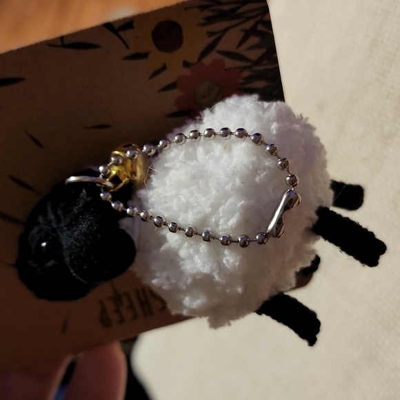 Knitmares Keychain - Picture 3 of 3